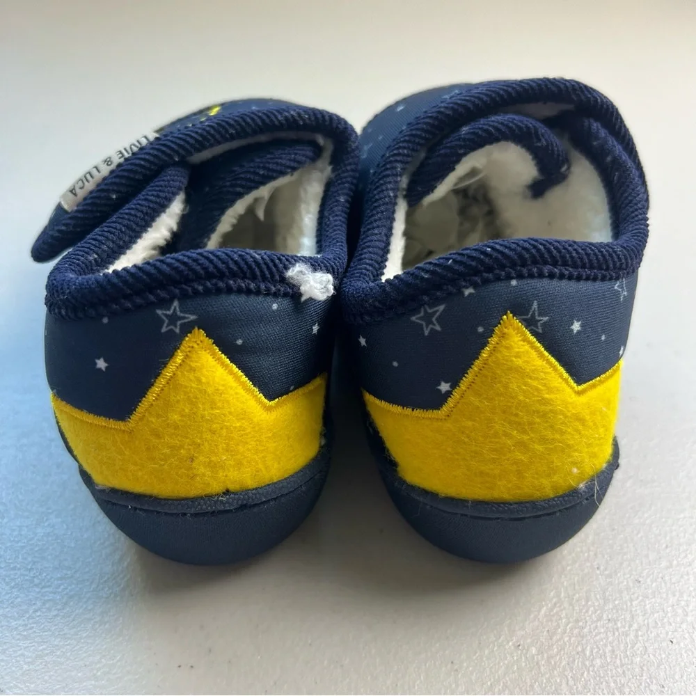 Livie & Luca Size Medium Space Slippers
